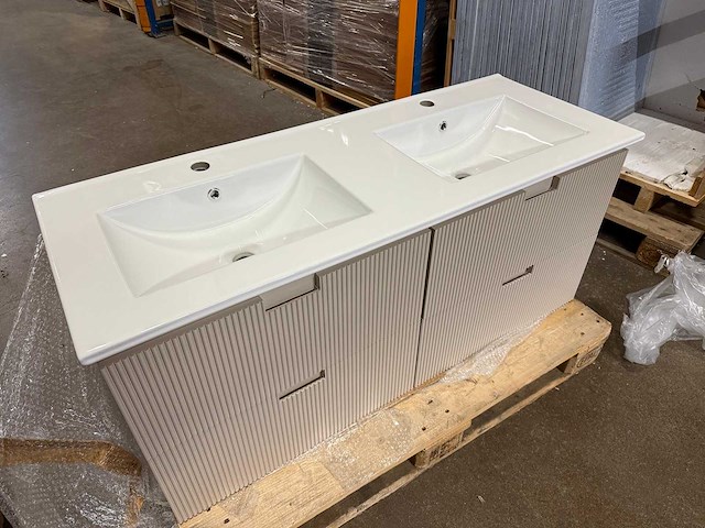 Taupe badkamermeubel met dubbele wastafel - afbeelding 3 van  4