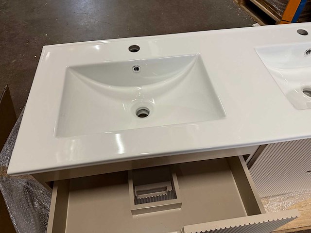 Taupe badkamermeubel met dubbele wastafel - afbeelding 4 van  4