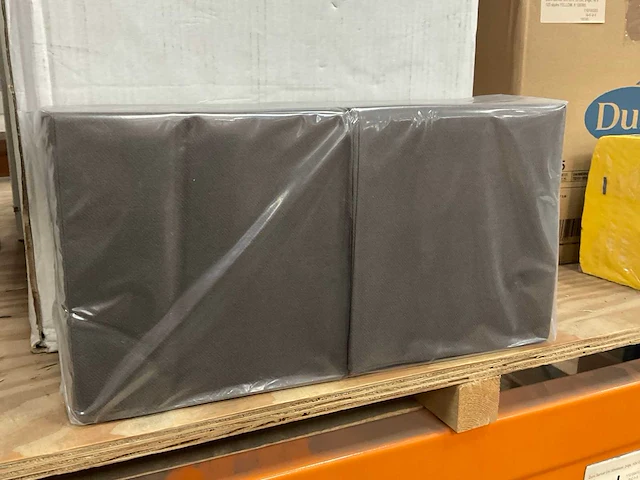 Taupe doos á 20x100 stuks servetten - afbeelding 1 van  2