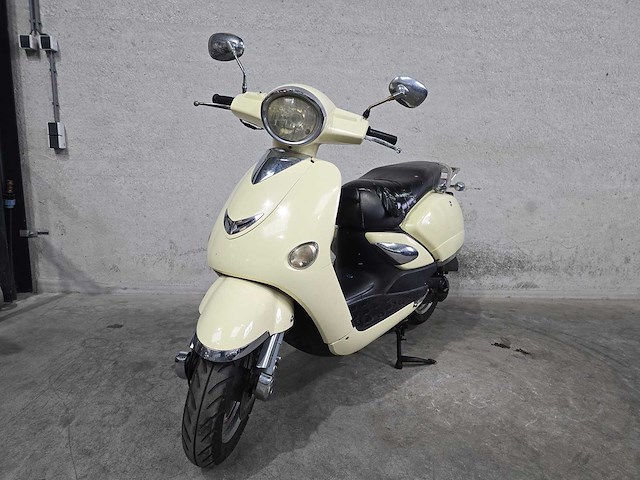 Tauris - snorscooter - capri 4t - 25km uitvoering d191vb - afbeelding 3 van  7