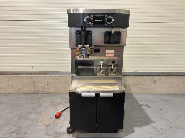Taylor - c606 - ijsmachine - afbeelding 1 van  12