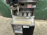Taylor - c606 - softijsmachine - afbeelding 3 van  4