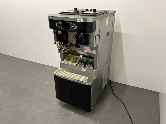 Taylor - c606-58 - softijs- en milkshakemachine - afbeelding 1 van  17