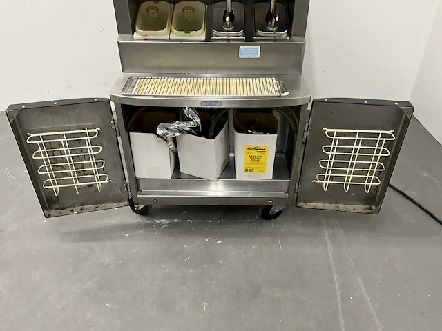 Taylor - c606-58 - softijs- en milkshakemachine - afbeelding 7 van  17