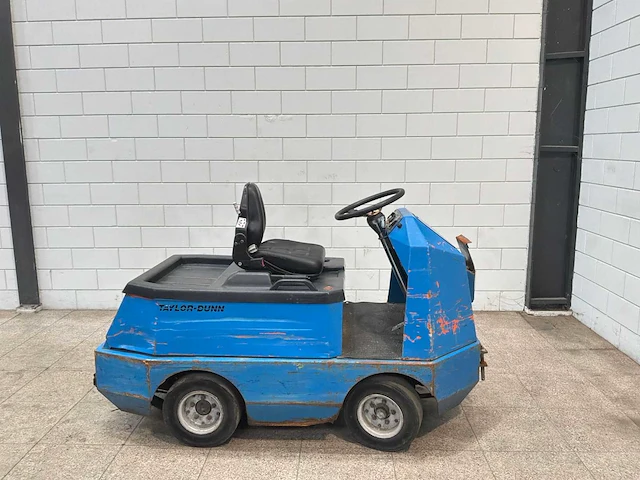 Taylor-dunn - c4-25 - industriële trekker - afbeelding 4 van  9
