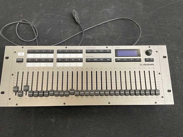T.c. electronic motofader 64 controller - afbeelding 3 van  3