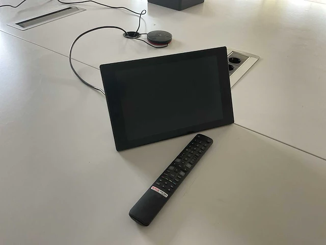 Tcl + lenovo 75” video conferentie set - afbeelding 2 van  8