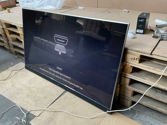 Tcl televisie met jbl soundbar - afbeelding 1 van  8