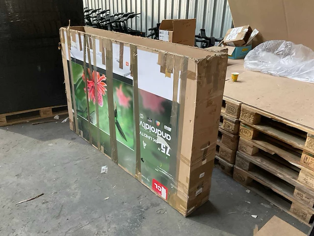 Tcl televisie met jbl soundbar - afbeelding 2 van  8