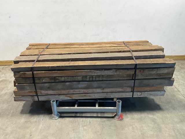 Teak balk gedroogd 240x8-24 cm (43x) - afbeelding 1 van  7