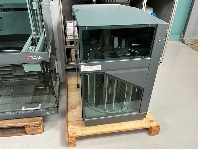 Tecan freedom evo vloeistofbehandelingsplatform - afbeelding 20 van  26
