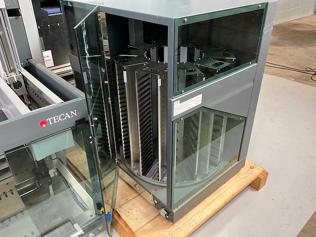 Tecan freedom evo vloeistofbehandelingsplatform - afbeelding 17 van  26