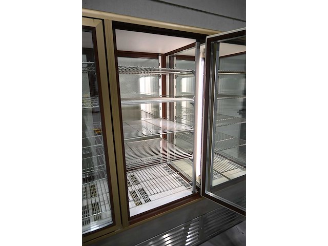 Tecfrigo innova 1400 g/g 6 porte mobiele dubbelgekoelde gebaksvitrine - afbeelding 4 van  11