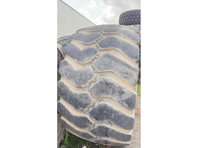 Techking - l5 - band met velg voor graafmachine - afbeelding 2 van  3