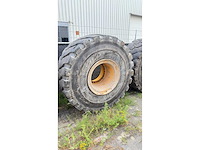 Techking - l5 - band met velg voor graafmachine - afbeelding 1 van  3