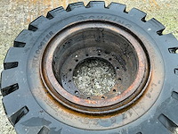 Techking tklogster 17.5-25 volrubber industrie band met velg (4x) - afbeelding 4 van  5