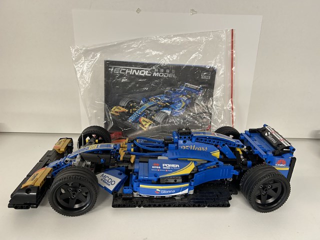 Technic style blauwe formule 1 racewagen - schaal 1:14 (met handleiding) - afbeelding 3 van  3