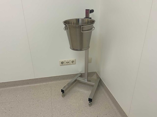 Technicare trolley met opvang emmer - afbeelding 2 van  7