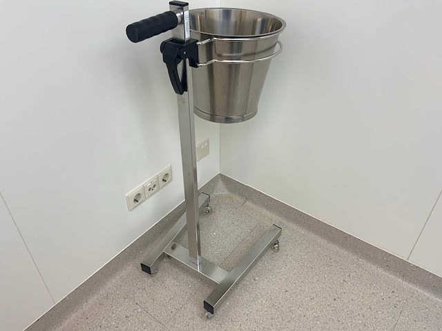 Technicare trolley met opvang emmer - afbeelding 7 van  7