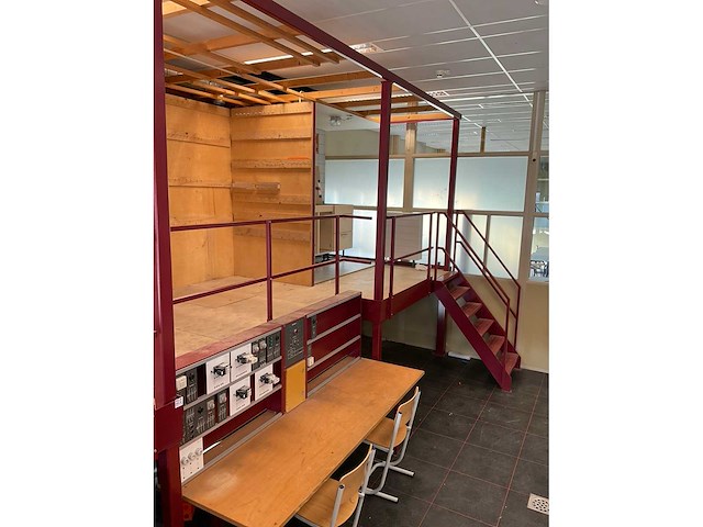Techniek / bouw lokalen op verhoogd platform - afbeelding 3 van  38