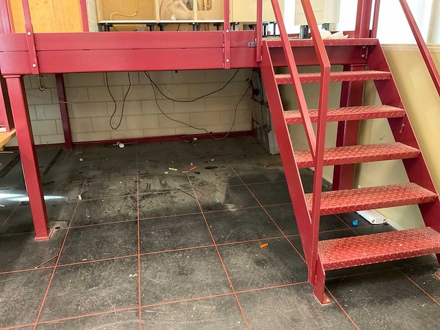 Techniek / bouw lokalen op verhoogd platform - afbeelding 13 van  38