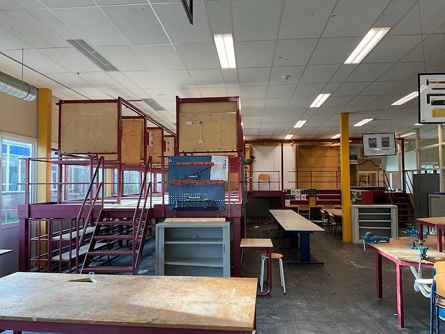 Techniek / bouw lokalen op verhoogd platform - afbeelding 12 van  38