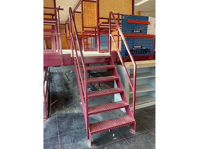 Techniek / bouw lokalen op verhoogd platform - afbeelding 35 van  38