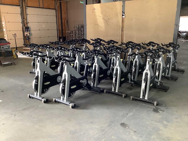 Technogym - group cycle - spinning bike (23x) - afbeelding 1 van  18