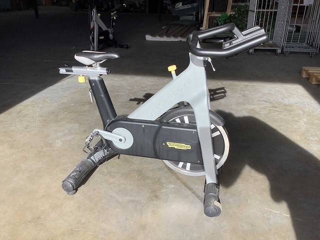 Technogym - group cycle - spinning bike (23x) - afbeelding 16 van  18