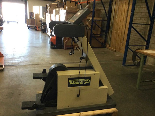 Technogym - stepper - afbeelding 2 van  6