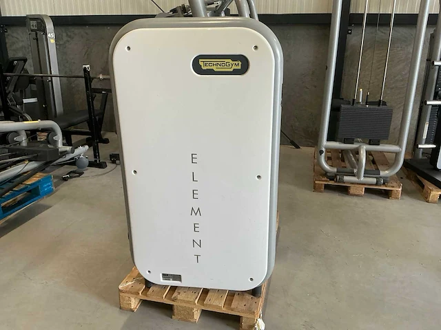 Technogym chest press krachtstation - afbeelding 7 van  8