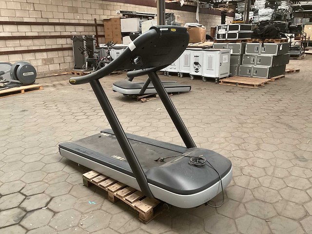 Technogym excite 600 loopband - afbeelding 2 van  5