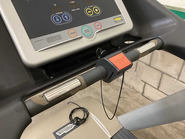 Technogym excite run 500 elektrische loopband - afbeelding 4 van  5