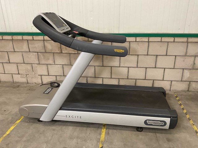 Technogym excite run 700 elektrische loopband - afbeelding 1 van  4