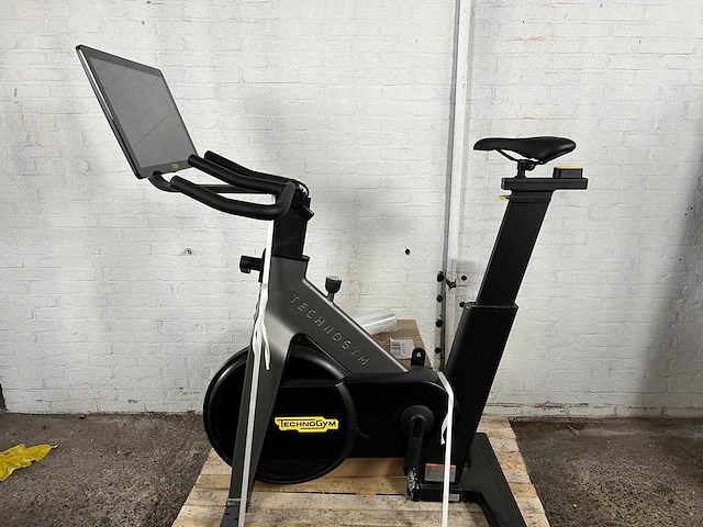 Technogym spinning fiets - afbeelding 1 van  3