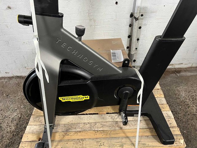 Technogym spinning fiets - afbeelding 3 van  3