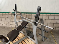 Technogym trainingsbank met halterstang - afbeelding 2 van  4