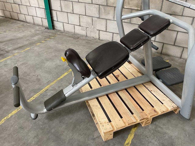 Technogym trainingsbank met halterstang - afbeelding 3 van  4