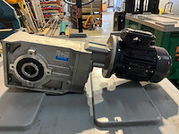 Techtop t1a-ie1 71 3-6 tandwielmotor met hydro-mec x60 versnellingsbak - afbeelding 3 van  7
