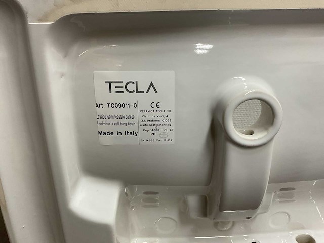 Tecla - zonder kraangat wastafel 141 x 46 cm - afbeelding 8 van  8
