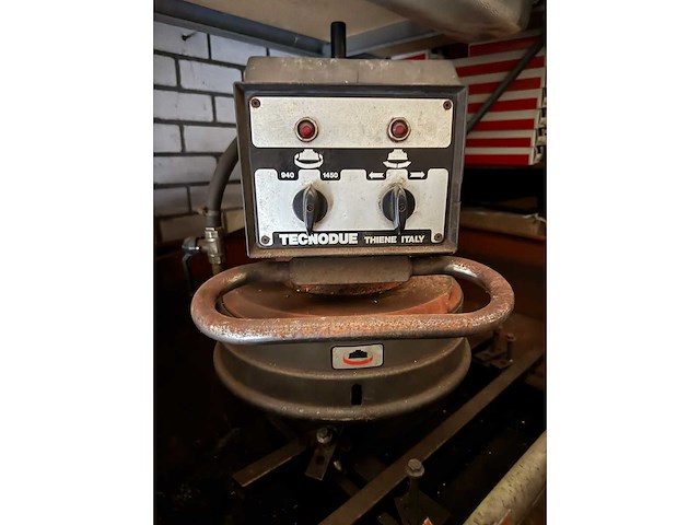 Tecnodue / carmec sp330r vlakslijp- freesmachine voor bewerking cilinderkoppen - afbeelding 5 van  7