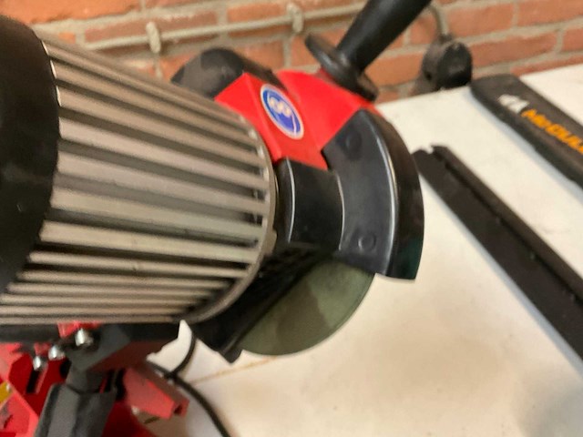 Tecomec gereedschapslijpmachines - afbeelding 3 van  5