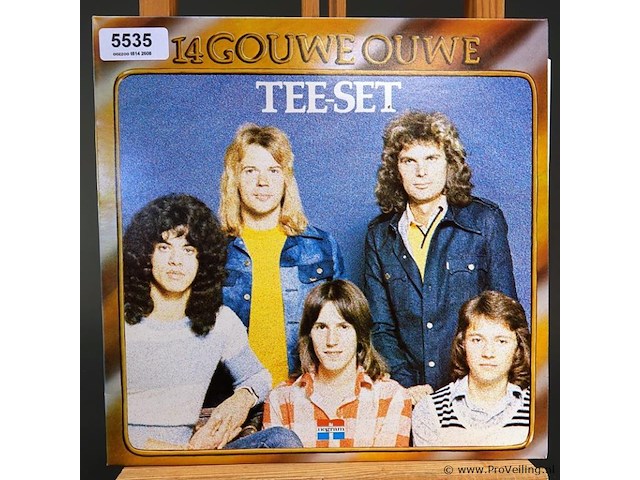 Tee-set. - afbeelding 1 van  5