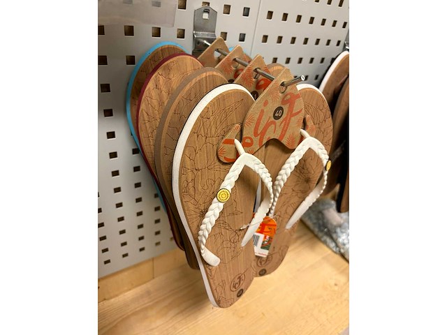 Teenslippers - paar - mixpartij (270x) - afbeelding 2 van  5