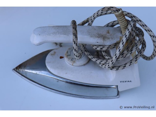 Tefal strijkijzer & besthome stoomstrijkijzer incl. houten opbergkist - afbeelding 2 van  7