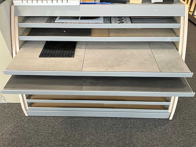 Tegel samplekast en diverse tegeldisplays - afbeelding 6 van  12