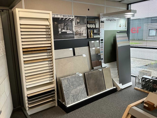 Tegel samplekast en diverse tegeldisplays - afbeelding 9 van  12