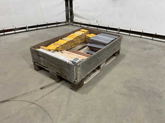 Tegel strips - afbeelding 1 van  8