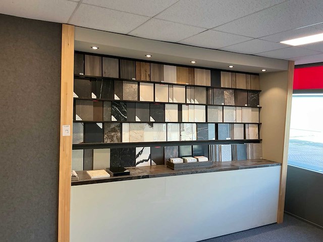 Tegeldisplay opstelling met inhoud - afbeelding 6 van  6