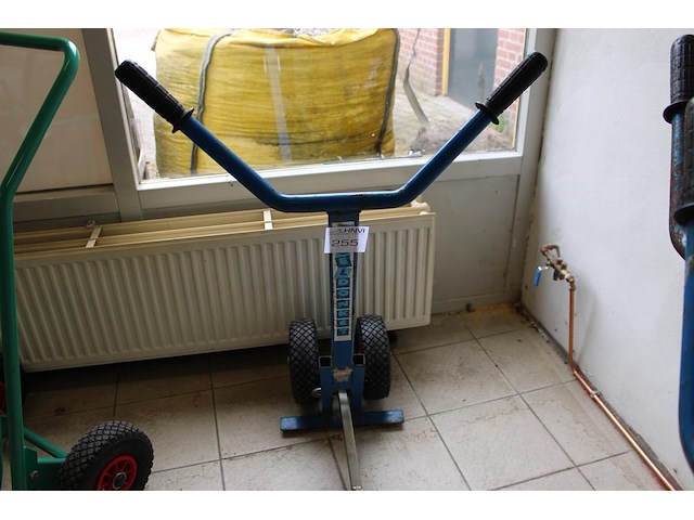 Tegeldonkey. let op: mist gedeelte klemstang. - afbeelding 1 van  2